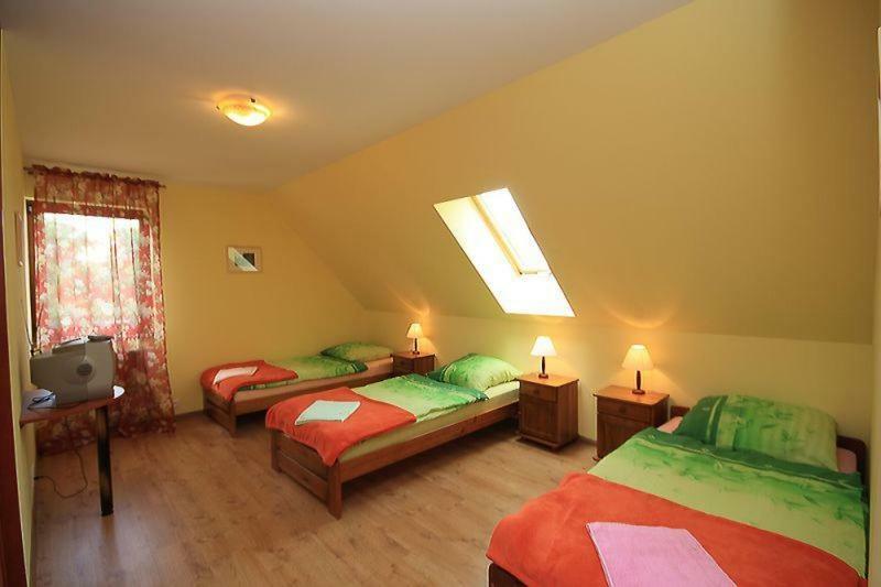 Karpnicka Struga W Dolinie Palacow I Ogrodow Jelenia Gora Bagian luar foto