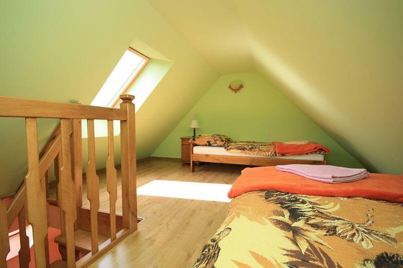 Karpnicka Struga W Dolinie Palacow I Ogrodow Jelenia Gora Bagian luar foto
